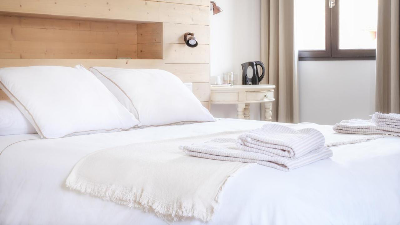 L'Ostal - Bed & Breakfast - Chambres Et Suites De 25 A 40M2 - Spa Saint-Hilaire-d'Ozilhan Экстерьер фото