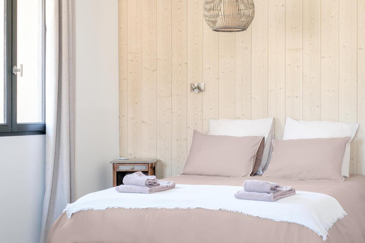 L'Ostal - Bed & Breakfast - Chambres Et Suites De 25 A 40M2 - Spa Saint-Hilaire-d'Ozilhan Экстерьер фото