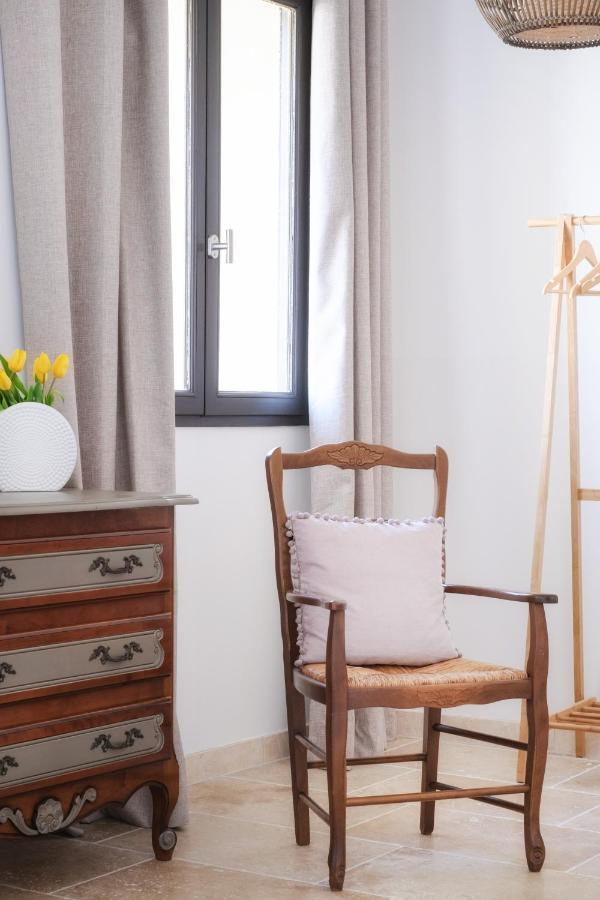L'Ostal - Bed & Breakfast - Chambres Et Suites De 25 A 40M2 - Spa Saint-Hilaire-d'Ozilhan Экстерьер фото