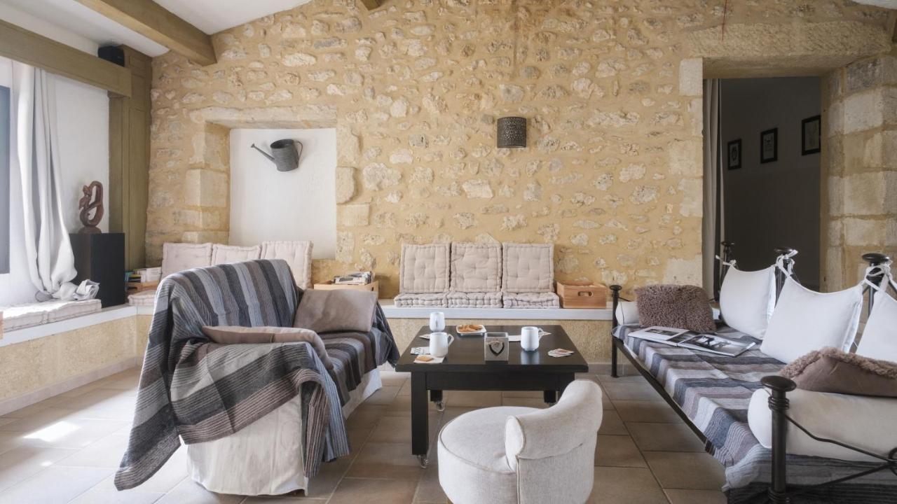 L'Ostal - Bed & Breakfast - Chambres Et Suites De 25 A 40M2 - Spa Saint-Hilaire-d'Ozilhan Экстерьер фото