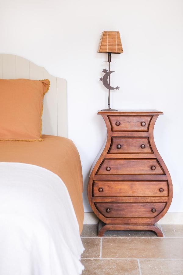 L'Ostal - Bed & Breakfast - Chambres Et Suites De 25 A 40M2 - Spa Saint-Hilaire-d'Ozilhan Экстерьер фото