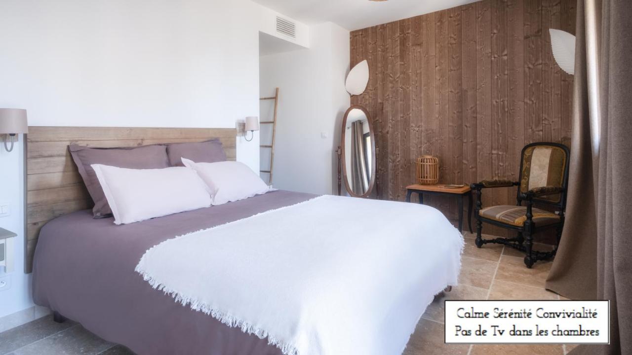 L'Ostal - Bed & Breakfast - Chambres Et Suites De 25 A 40M2 - Spa Saint-Hilaire-d'Ozilhan Экстерьер фото